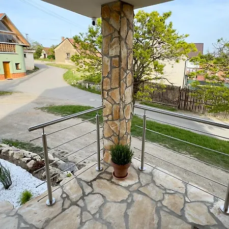 Villa S Vyhledem Na Palavu *